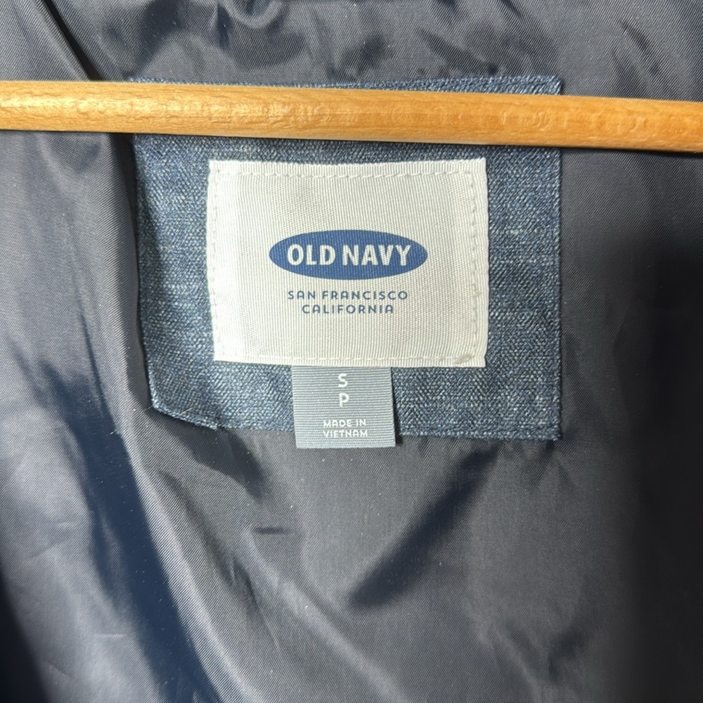 Old Navy Men’s Vest - Picture 2 of 4